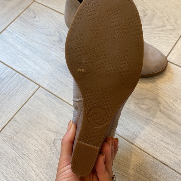 lucky brand woman’s booties - Picture 3 of 3